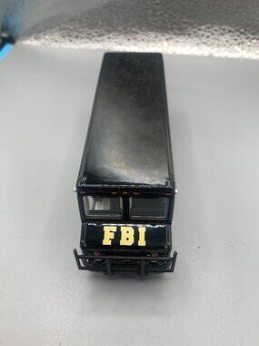 GREENLIGHT 33190 C 2019 Step Van - FBI Bomb Technicians Van SELLING AS IS